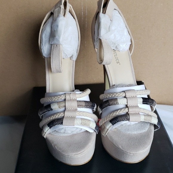 High Heel Shoes - Picture 1 of 8